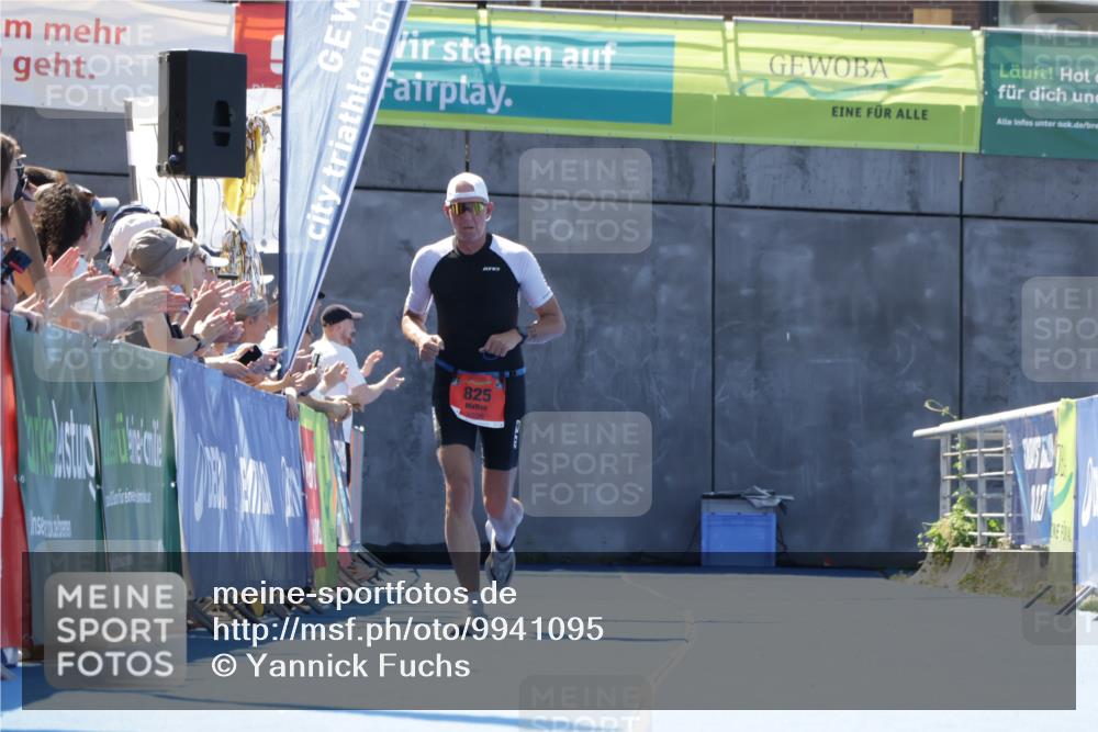 09.08.2026 - GEWOBA Citytriathlon Bremen Yannick Fuchs http://msf.ph/oto/9941095 09.08.2026 13:51:37 Ziel 825 meine-sportfotos.de