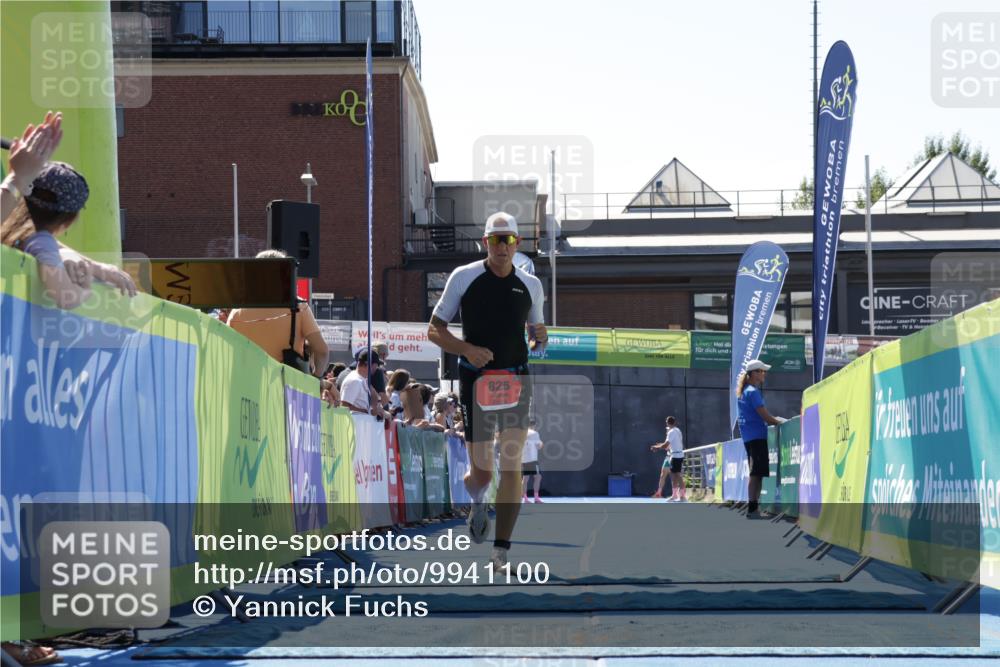 09.08.2026 - GEWOBA Citytriathlon Bremen Yannick Fuchs http://msf.ph/oto/9941100 09.08.2026 13:51:42 Ziel 825 meine-sportfotos.de