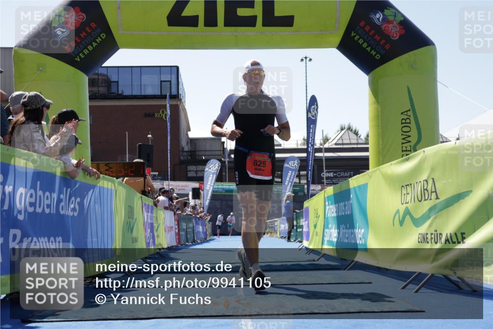 09.08.2026 - GEWOBA Citytriathlon Bremen Yannick Fuchs http://msf.ph/oto/9941105 09.08.2026 13:51:44 Ziel 825 meine-sportfotos.de