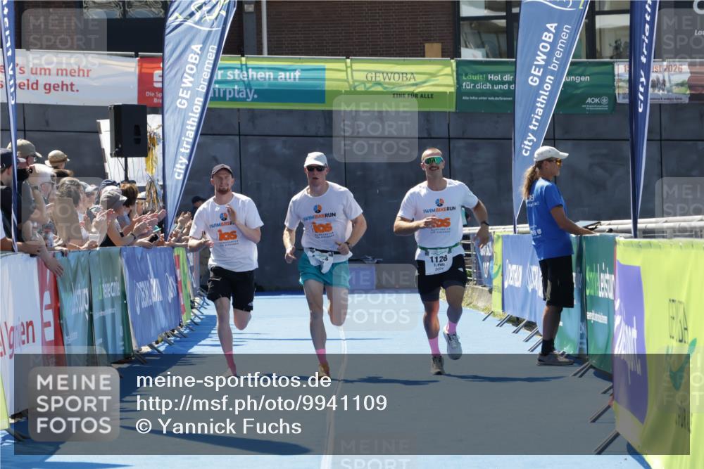 09.08.2026 - GEWOBA Citytriathlon Bremen Yannick Fuchs http://msf.ph/oto/9941109 09.08.2026 13:51:49 Ziel 1128 meine-sportfotos.de