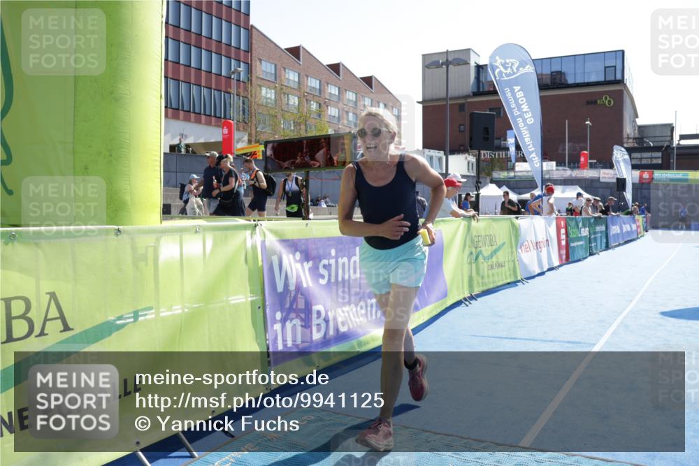 09.08.2026 - GEWOBA Citytriathlon Bremen Yannick Fuchs http://msf.ph/oto/9941125 09.08.2026 15:45:52 Ziel 518 meine-sportfotos.de