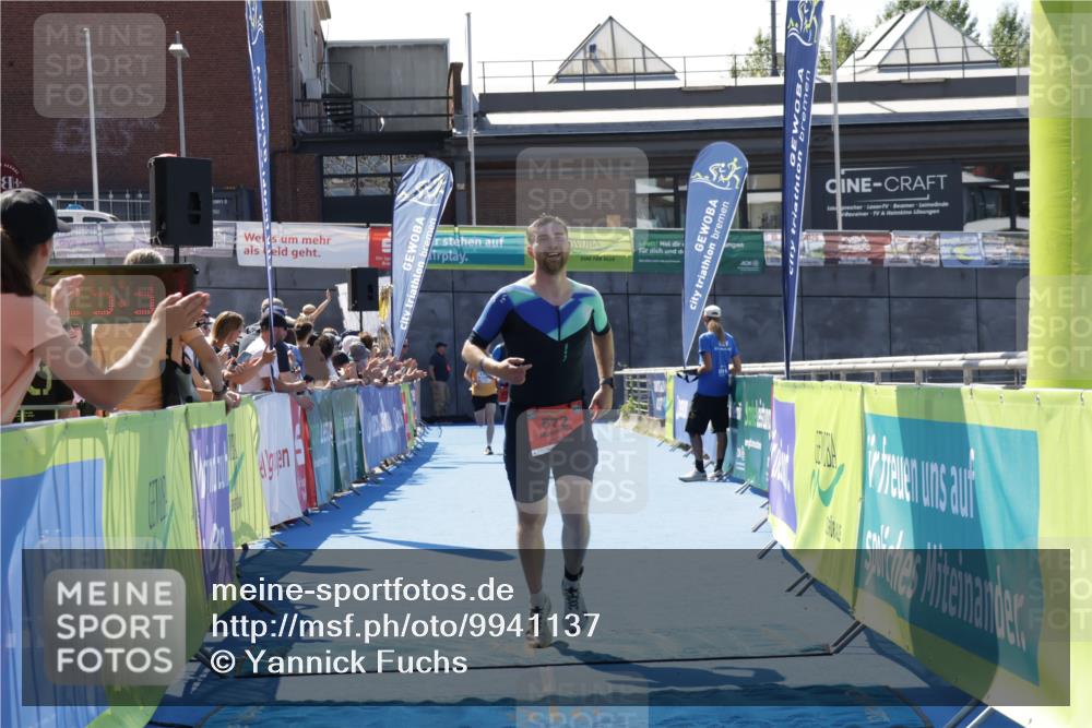 09.08.2026 - GEWOBA Citytriathlon Bremen Yannick Fuchs http://msf.ph/oto/9941137 09.08.2026 13:52:00 Ziel 572, 675, 1148 meine-sportfotos.de
