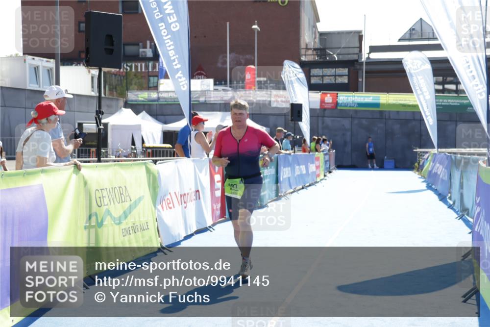 09.08.2026 - GEWOBA Citytriathlon Bremen Yannick Fuchs http://msf.ph/oto/9941145 09.08.2026 15:47:06 Ziel 497 meine-sportfotos.de