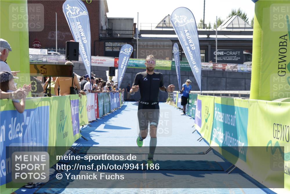 09.08.2026 - GEWOBA Citytriathlon Bremen Yannick Fuchs http://msf.ph/oto/9941186 09.08.2026 13:52:23 Ziel 740 meine-sportfotos.de