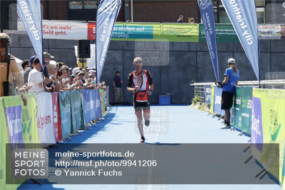 09.08.2026 - GEWOBA Citytriathlon Bremen Yannick Fuchs http://msf.ph/oto/9941206 09.08.2026 13:52:30 Ziel 808 meine-sportfotos.de