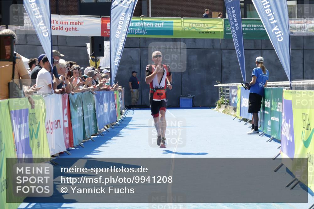 09.08.2026 - GEWOBA Citytriathlon Bremen Yannick Fuchs http://msf.ph/oto/9941208 09.08.2026 13:52:31 Ziel 808 meine-sportfotos.de