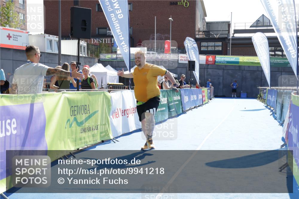 09.08.2026 - GEWOBA Citytriathlon Bremen Yannick Fuchs http://msf.ph/oto/9941218 09.08.2026 15:48:45 Ziel 166 meine-sportfotos.de