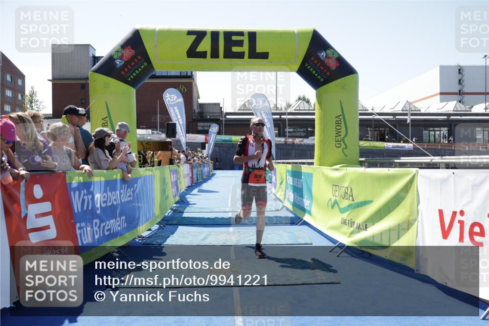 09.08.2026 - GEWOBA Citytriathlon Bremen Yannick Fuchs http://msf.ph/oto/9941221 09.08.2026 13:52:34 Ziel 808 meine-sportfotos.de
