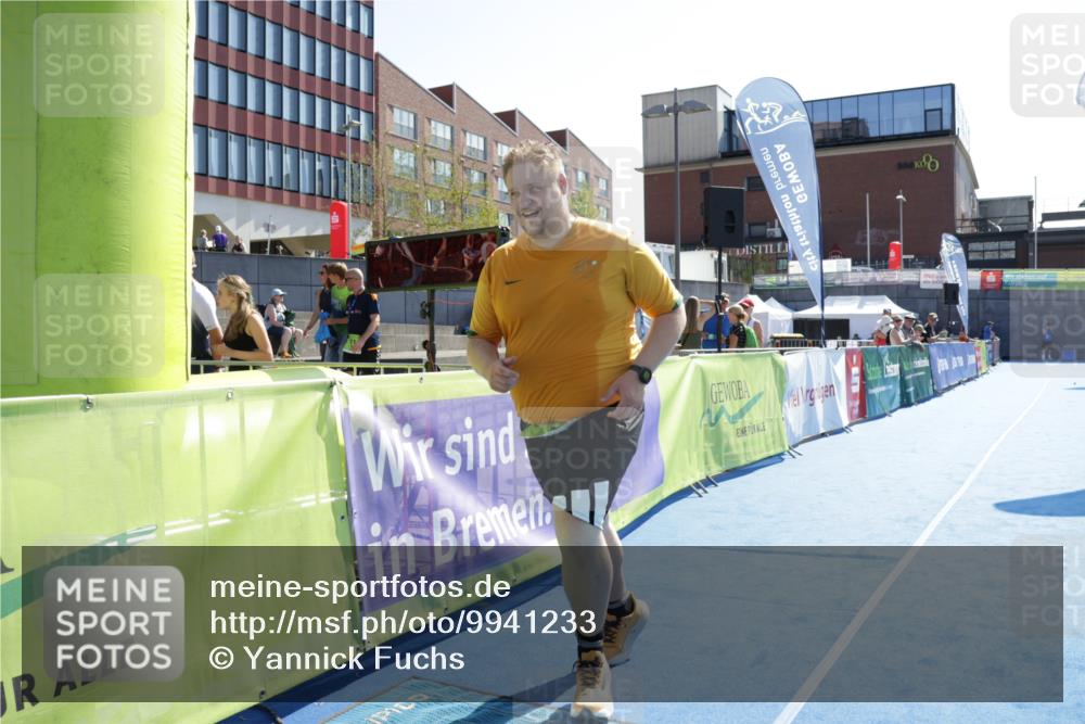 09.08.2026 - GEWOBA Citytriathlon Bremen Yannick Fuchs http://msf.ph/oto/9941233 09.08.2026 15:48:47 Ziel 166 meine-sportfotos.de