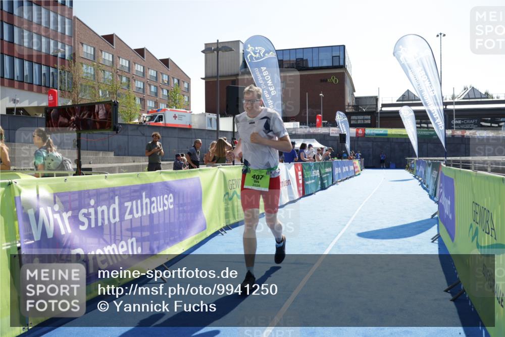 09.08.2026 - GEWOBA Citytriathlon Bremen Yannick Fuchs http://msf.ph/oto/9941250 09.08.2026 15:50:03 Ziel 407 meine-sportfotos.de