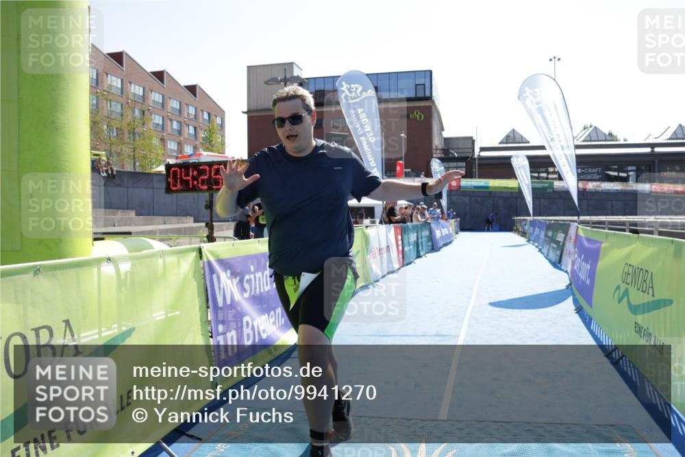 09.08.2026 - GEWOBA Citytriathlon Bremen Yannick Fuchs http://msf.ph/oto/9941270 09.08.2026 15:52:04 Ziel 107 meine-sportfotos.de