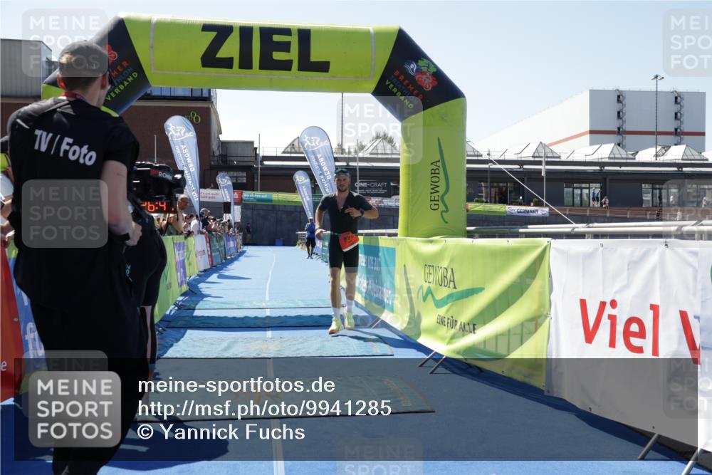 09.08.2026 - GEWOBA Citytriathlon Bremen Yannick Fuchs http://msf.ph/oto/9941285 09.08.2026 13:53:11 Ziel 571 meine-sportfotos.de