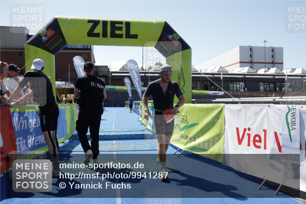 09.08.2026 - GEWOBA Citytriathlon Bremen Yannick Fuchs http://msf.ph/oto/9941287 09.08.2026 13:53:12 Ziel 571 meine-sportfotos.de