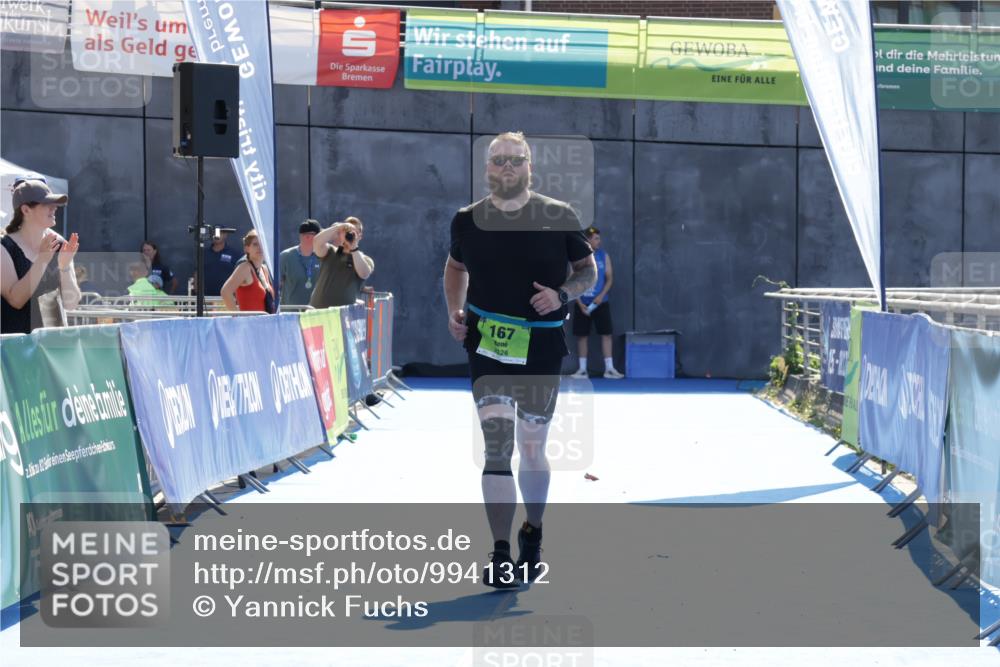 09.08.2026 - GEWOBA Citytriathlon Bremen Yannick Fuchs http://msf.ph/oto/9941312 09.08.2026 15:53:20 Ziel  meine-sportfotos.de