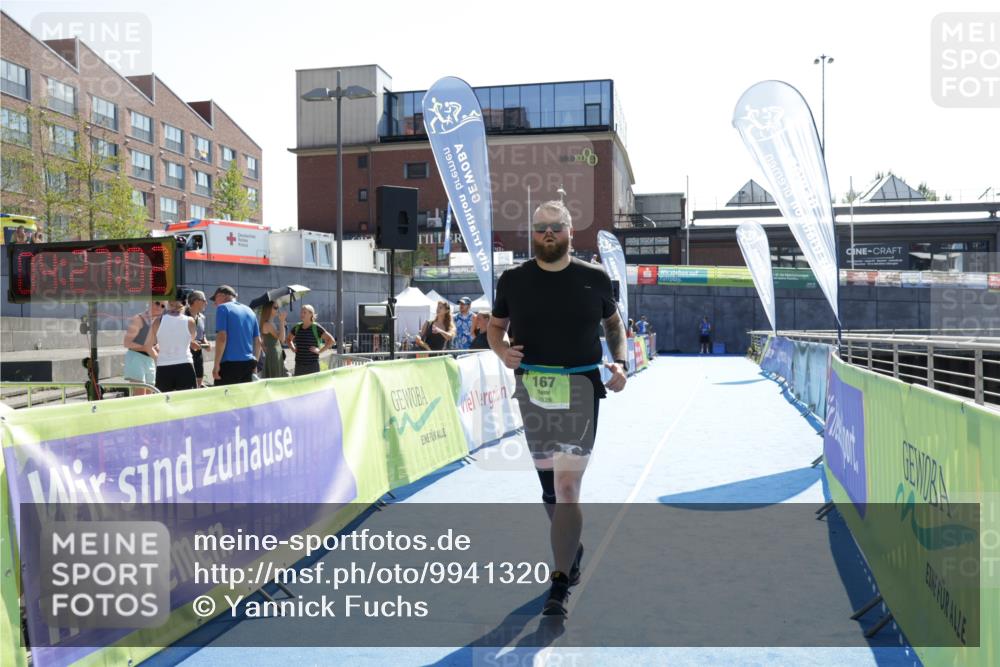 09.08.2026 - GEWOBA Citytriathlon Bremen Yannick Fuchs http://msf.ph/oto/9941320 09.08.2026 15:53:25 Ziel 167 meine-sportfotos.de
