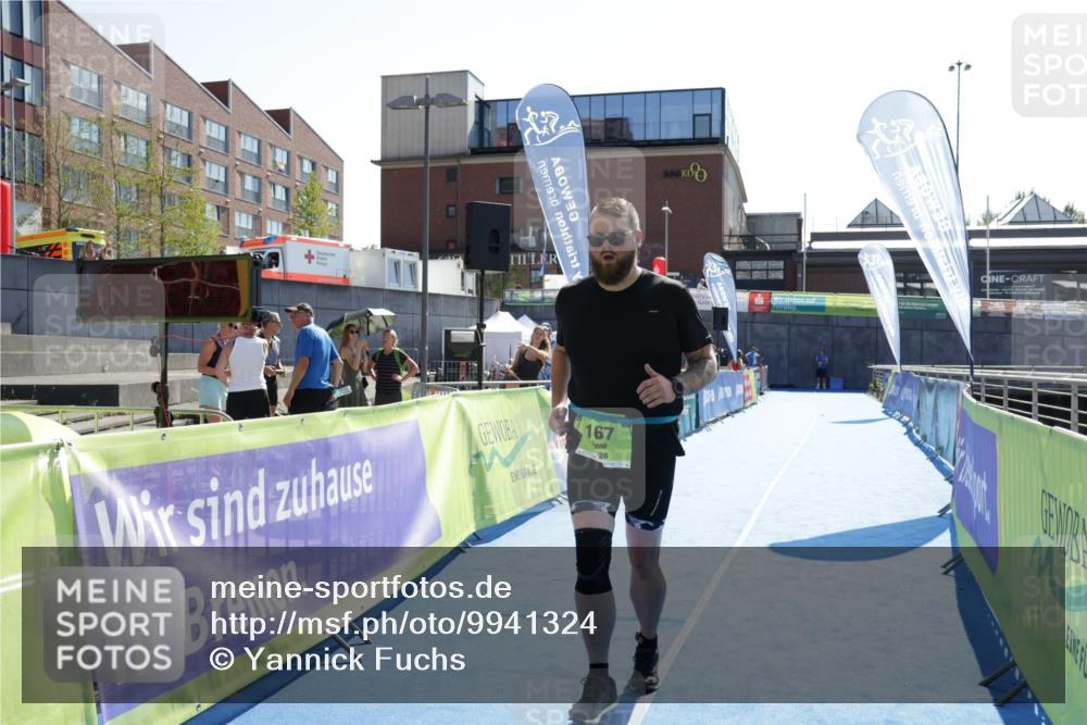 09.08.2026 - GEWOBA Citytriathlon Bremen Yannick Fuchs http://msf.ph/oto/9941324 09.08.2026 15:53:26 Ziel 167 meine-sportfotos.de