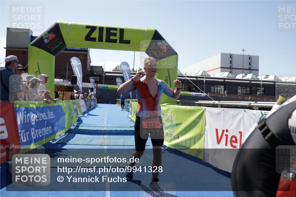 09.08.2026 - GEWOBA Citytriathlon Bremen Yannick Fuchs http://msf.ph/oto/9941328 09.08.2026 13:53:40 Ziel 623 meine-sportfotos.de