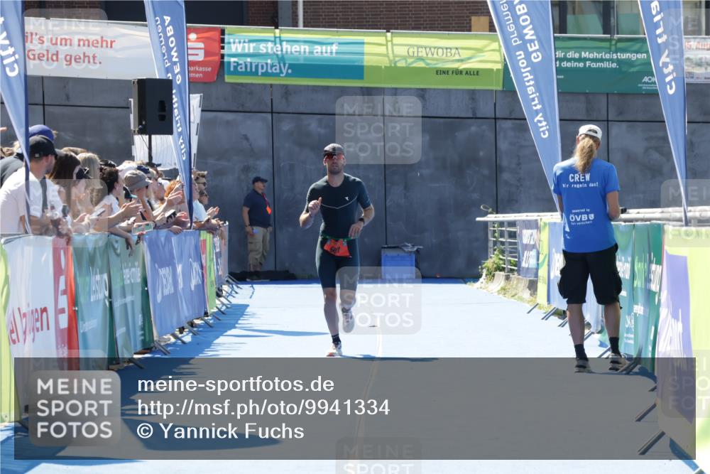 09.08.2026 - GEWOBA Citytriathlon Bremen Yannick Fuchs http://msf.ph/oto/9941334 09.08.2026 13:54:18 Ziel 687 meine-sportfotos.de