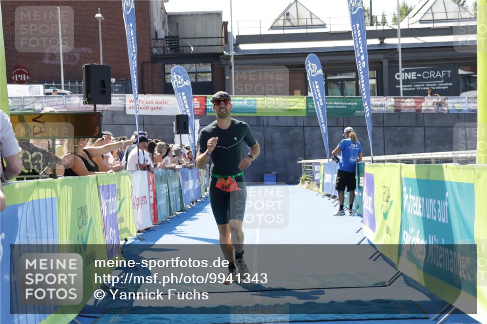 09.08.2026 - GEWOBA Citytriathlon Bremen Yannick Fuchs http://msf.ph/oto/9941343 09.08.2026 13:54:23 Ziel 687 meine-sportfotos.de