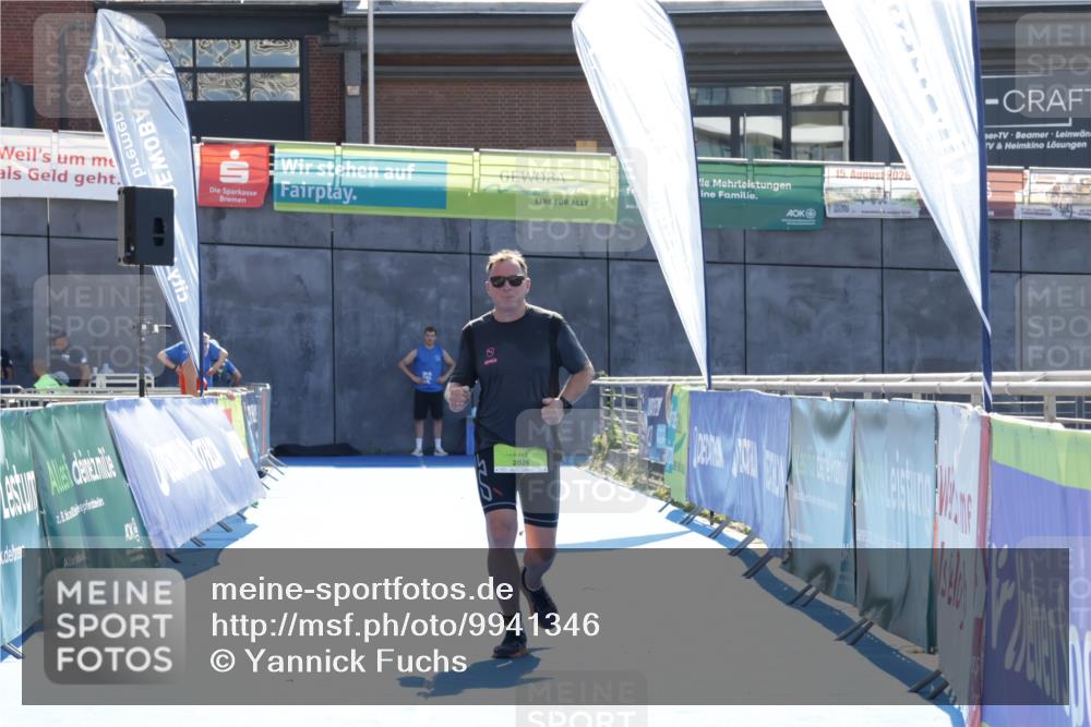 09.08.2026 - GEWOBA Citytriathlon Bremen Yannick Fuchs http://msf.ph/oto/9941346 09.08.2026 15:55:19 Ziel  meine-sportfotos.de