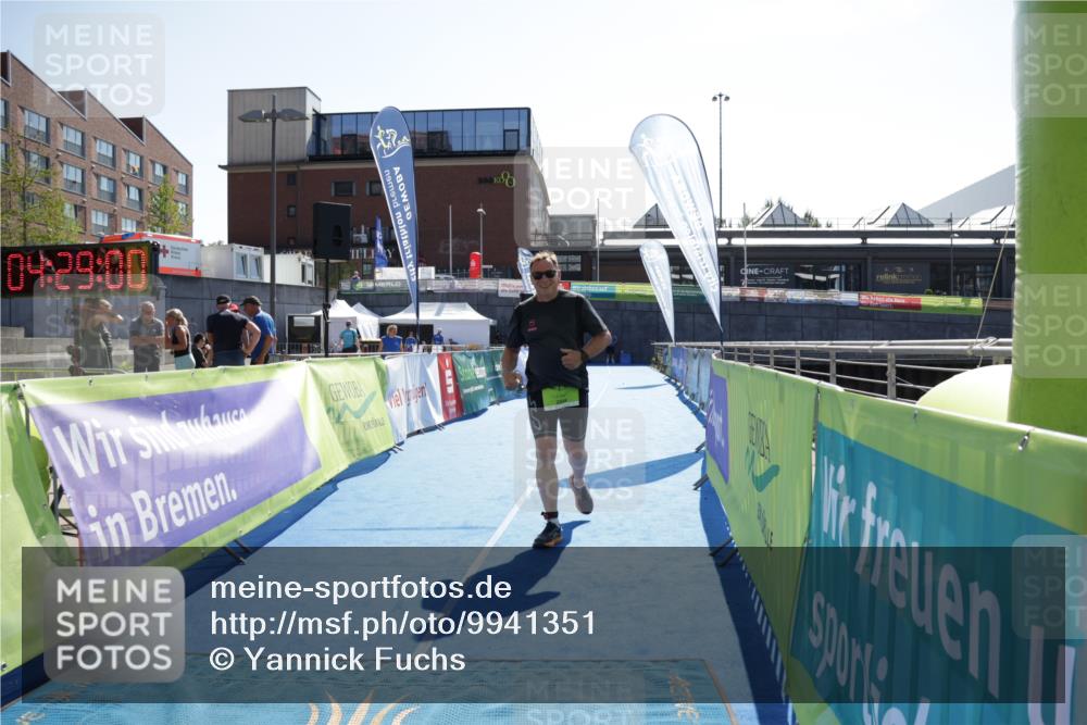 09.08.2026 - GEWOBA Citytriathlon Bremen Yannick Fuchs http://msf.ph/oto/9941351 09.08.2026 15:55:23 Ziel 427 meine-sportfotos.de