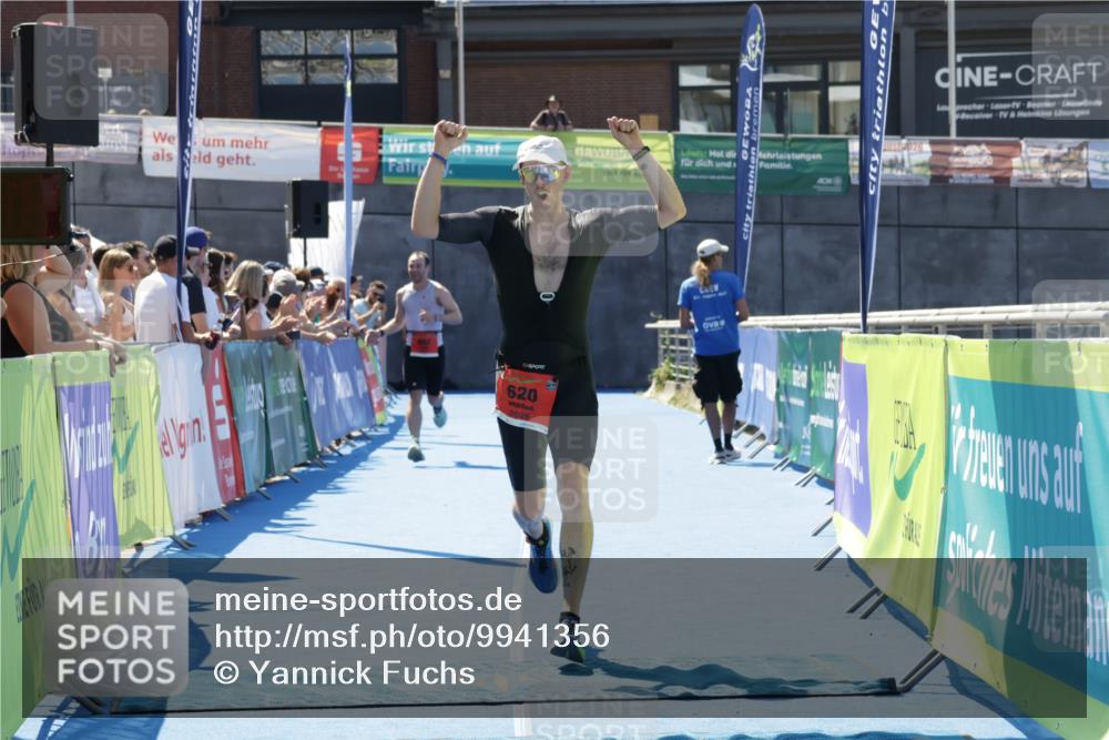 09.08.2026 - GEWOBA Citytriathlon Bremen Yannick Fuchs http://msf.ph/oto/9941356 09.08.2026 13:54:45 Ziel 602, 620 meine-sportfotos.de