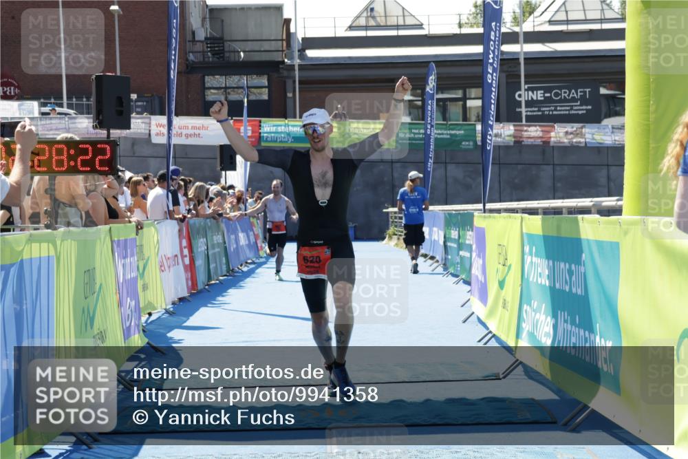 09.08.2026 - GEWOBA Citytriathlon Bremen Yannick Fuchs http://msf.ph/oto/9941358 09.08.2026 13:54:45 Ziel 602, 620 meine-sportfotos.de