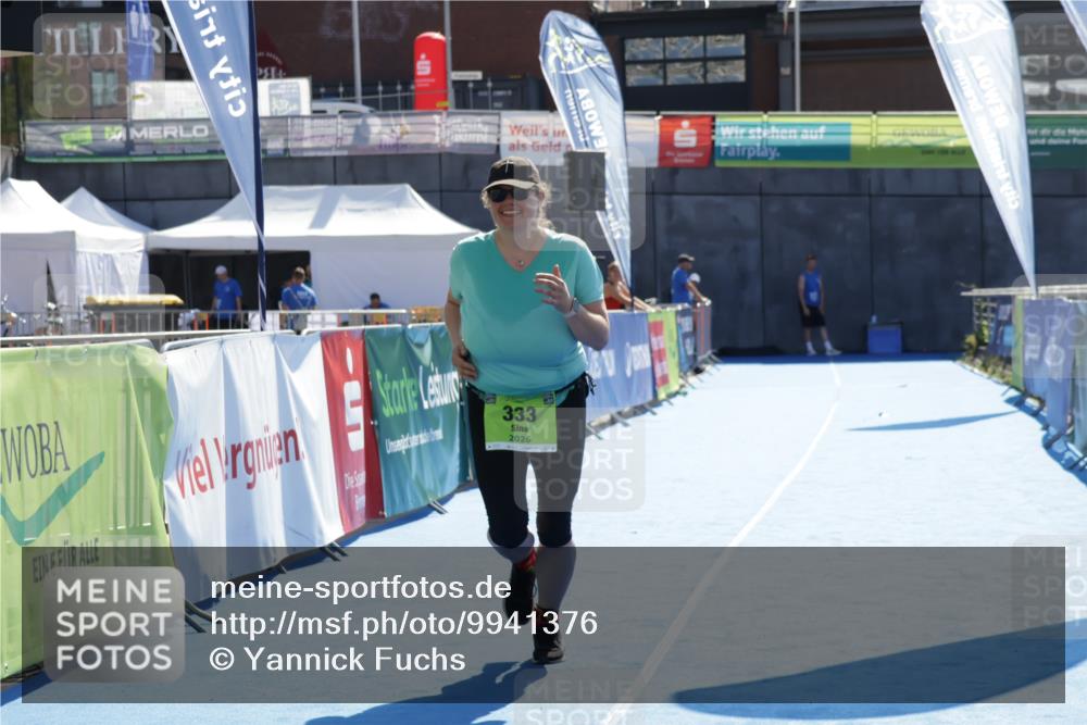 09.08.2026 - GEWOBA Citytriathlon Bremen Yannick Fuchs http://msf.ph/oto/9941376 09.08.2026 15:56:43 Ziel 333 meine-sportfotos.de