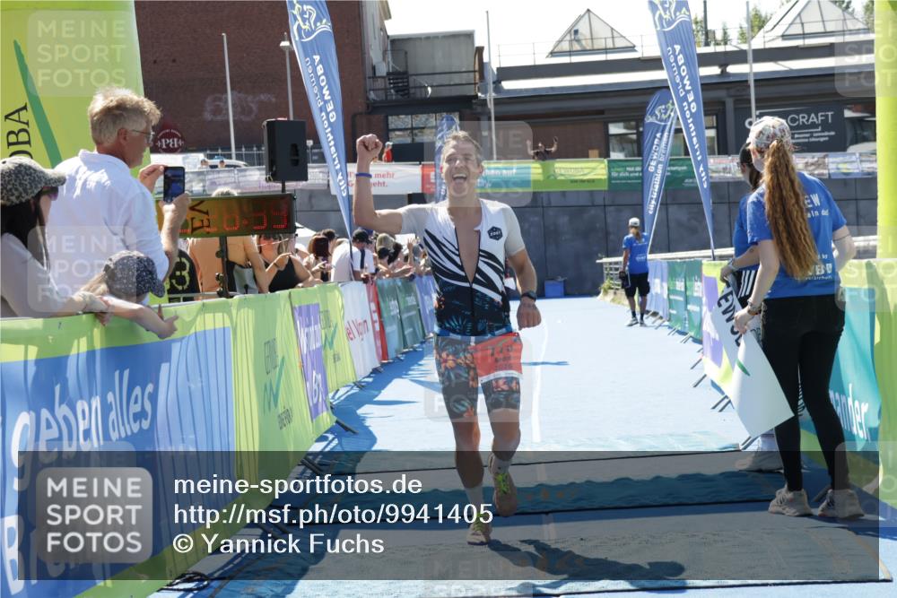 09.08.2026 - GEWOBA Citytriathlon Bremen Yannick Fuchs http://msf.ph/oto/9941405 09.08.2026 13:55:02 Ziel 705, 775 meine-sportfotos.de