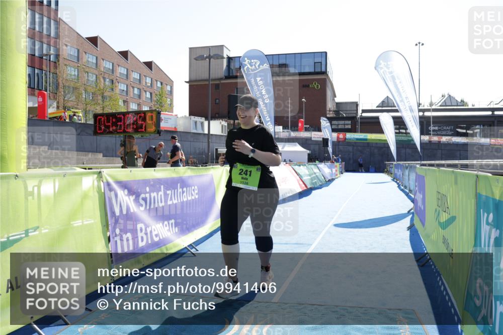 09.08.2026 - GEWOBA Citytriathlon Bremen Yannick Fuchs http://msf.ph/oto/9941406 09.08.2026 15:57:23 Ziel 241 meine-sportfotos.de
