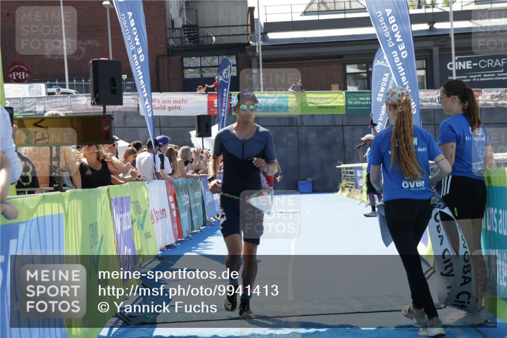 09.08.2026 - GEWOBA Citytriathlon Bremen Yannick Fuchs http://msf.ph/oto/9941413 09.08.2026 13:55:06 Ziel 705, 775, 1004, 1004 meine-sportfotos.de