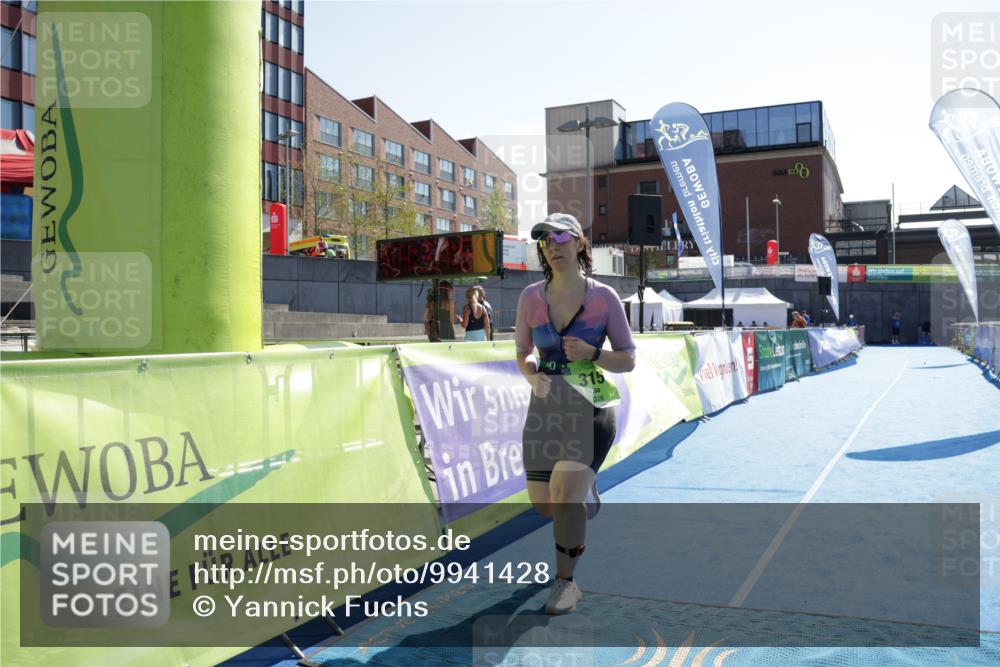 09.08.2026 - GEWOBA Citytriathlon Bremen Yannick Fuchs http://msf.ph/oto/9941428 09.08.2026 15:58:14 Ziel 315 meine-sportfotos.de