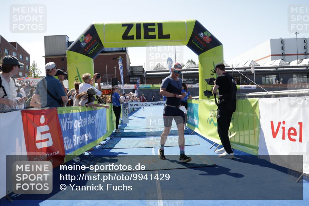 09.08.2026 - GEWOBA Citytriathlon Bremen Yannick Fuchs http://msf.ph/oto/9941429 09.08.2026 13:55:08 Ziel 705, 1004, 1004 meine-sportfotos.de