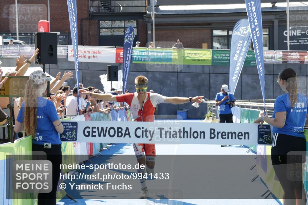 09.08.2026 - GEWOBA Citytriathlon Bremen Yannick Fuchs http://msf.ph/oto/9941433 09.08.2026 13:55:11 Ziel 1004, 1004 meine-sportfotos.de