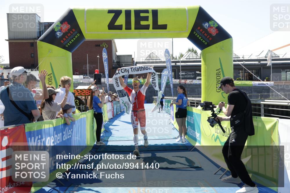 09.08.2026 - GEWOBA Citytriathlon Bremen Yannick Fuchs http://msf.ph/oto/9941440 09.08.2026 13:55:12 Ziel 769, 1004, 1004 meine-sportfotos.de
