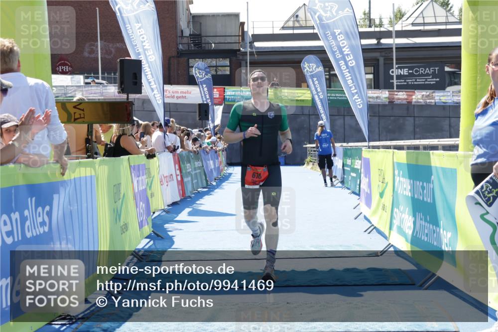 09.08.2026 - GEWOBA Citytriathlon Bremen Yannick Fuchs http://msf.ph/oto/9941469 09.08.2026 13:56:02 Ziel 678 meine-sportfotos.de