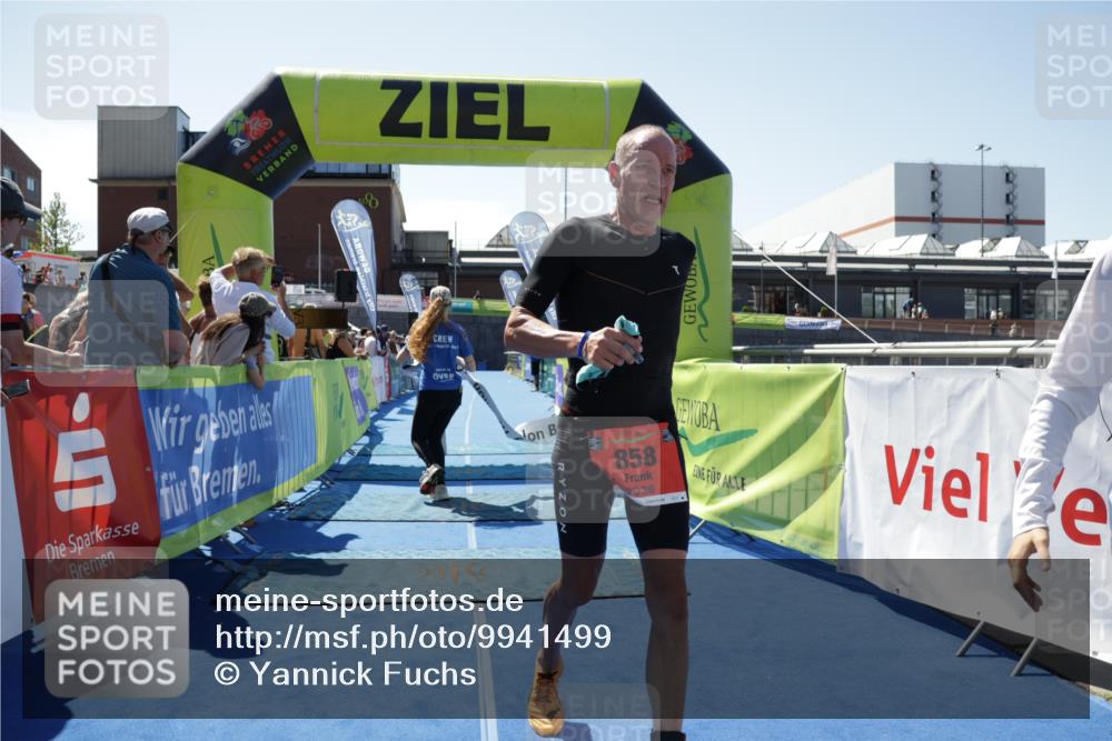 09.08.2026 - GEWOBA Citytriathlon Bremen Yannick Fuchs http://msf.ph/oto/9941499 09.08.2026 13:56:21 Ziel 858 meine-sportfotos.de