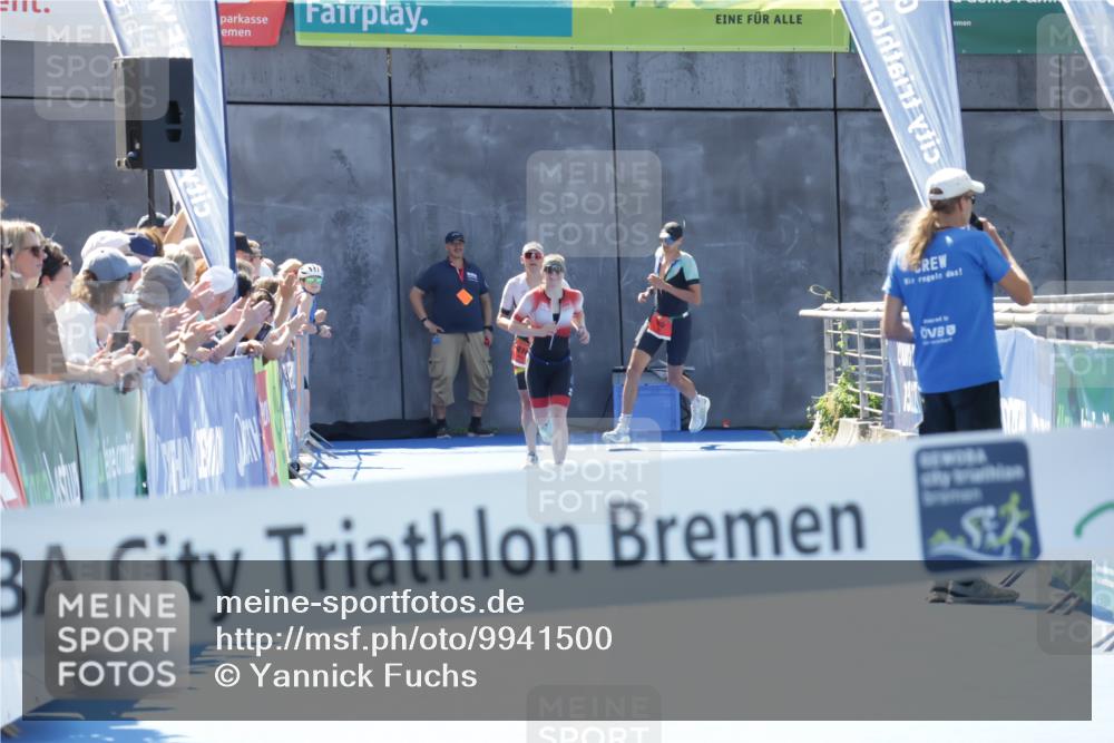 09.08.2026 - GEWOBA Citytriathlon Bremen Yannick Fuchs http://msf.ph/oto/9941500 09.08.2026 13:56:26 Ziel  meine-sportfotos.de