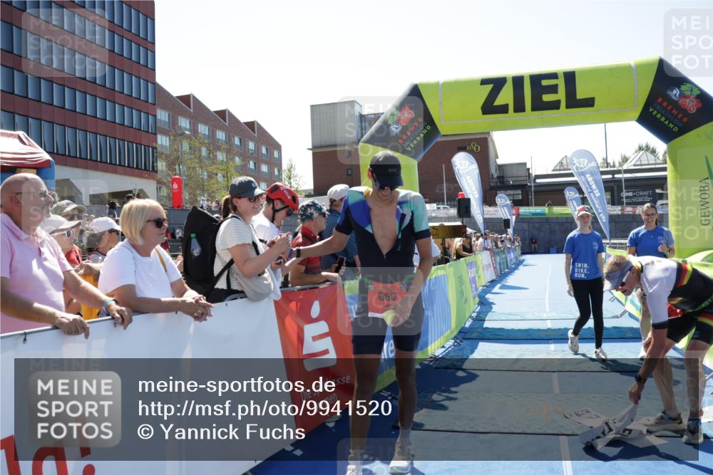 09.08.2026 - GEWOBA Citytriathlon Bremen Yannick Fuchs http://msf.ph/oto/9941520 09.08.2026 13:56:40 Ziel  meine-sportfotos.de