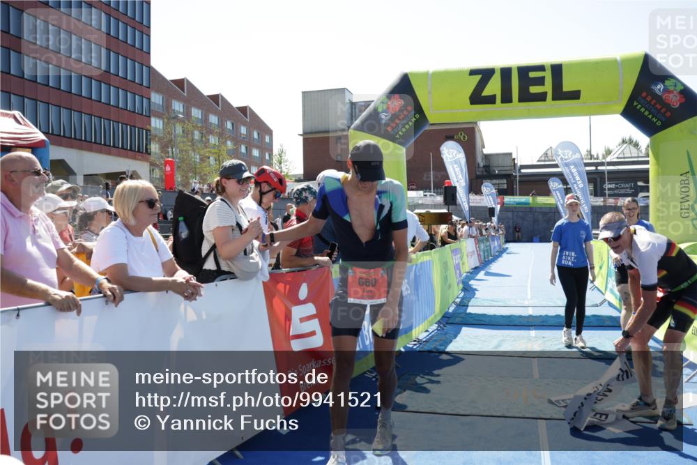 09.08.2026 - GEWOBA Citytriathlon Bremen Yannick Fuchs http://msf.ph/oto/9941521 09.08.2026 13:56:40 Ziel  meine-sportfotos.de