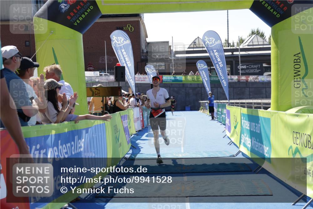 09.08.2026 - GEWOBA Citytriathlon Bremen Yannick Fuchs http://msf.ph/oto/9941528 09.08.2026 13:57:19 Ziel 664 meine-sportfotos.de