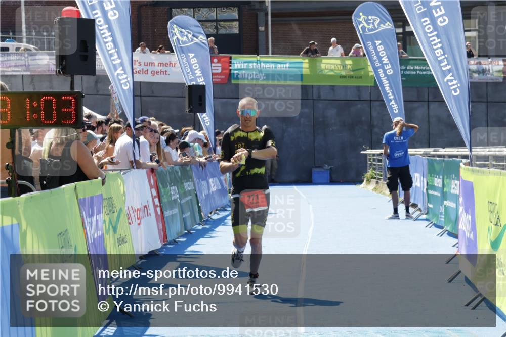 09.08.2026 - GEWOBA Citytriathlon Bremen Yannick Fuchs http://msf.ph/oto/9941530 09.08.2026 13:57:26 Ziel 771 meine-sportfotos.de