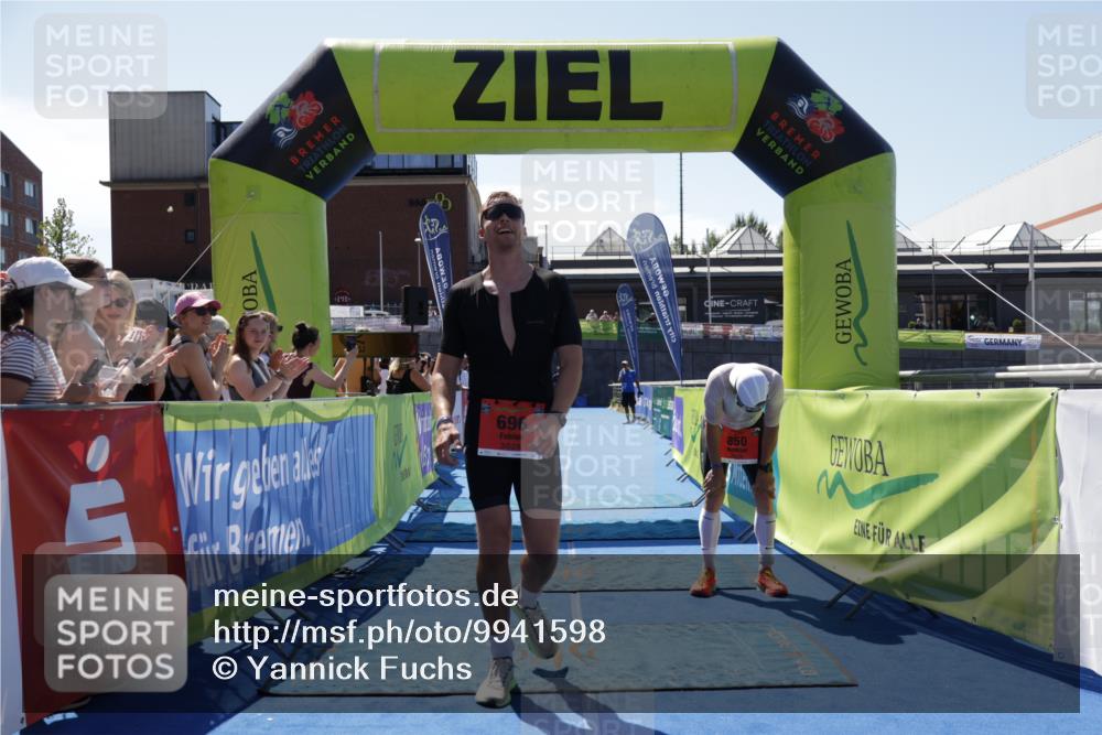 09.08.2026 - GEWOBA Citytriathlon Bremen Yannick Fuchs http://msf.ph/oto/9941598 09.08.2026 13:59:10 Ziel 696 meine-sportfotos.de