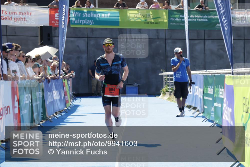 09.08.2026 - GEWOBA Citytriathlon Bremen Yannick Fuchs http://msf.ph/oto/9941603 09.08.2026 13:59:15 Ziel 694 meine-sportfotos.de
