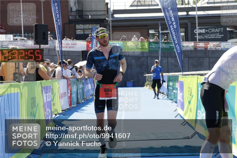 09.08.2026 - GEWOBA Citytriathlon Bremen Yannick Fuchs http://msf.ph/oto/9941607 09.08.2026 13:59:18 Ziel 694 meine-sportfotos.de