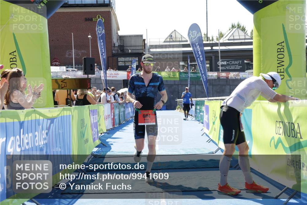 09.08.2026 - GEWOBA Citytriathlon Bremen Yannick Fuchs http://msf.ph/oto/9941609 09.08.2026 13:59:19 Ziel 694 meine-sportfotos.de