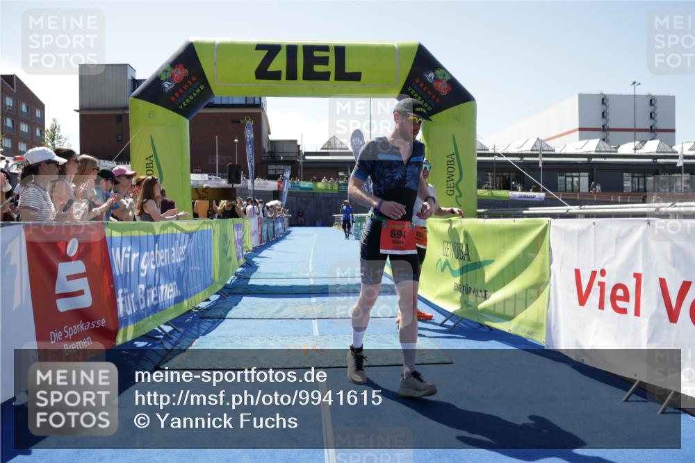 09.08.2026 - GEWOBA Citytriathlon Bremen Yannick Fuchs http://msf.ph/oto/9941615 09.08.2026 13:59:20 Ziel 694 meine-sportfotos.de