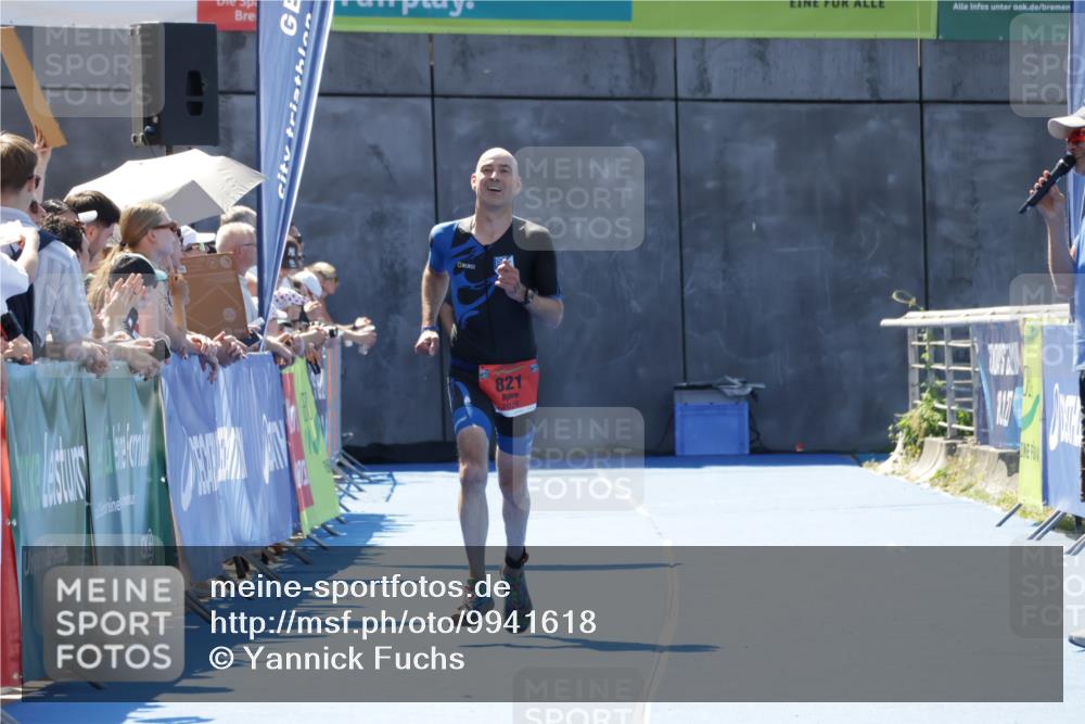 09.08.2026 - GEWOBA Citytriathlon Bremen Yannick Fuchs http://msf.ph/oto/9941618 09.08.2026 13:59:34 Ziel 821 meine-sportfotos.de
