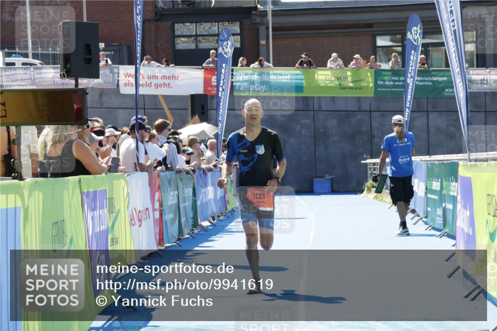 09.08.2026 - GEWOBA Citytriathlon Bremen Yannick Fuchs http://msf.ph/oto/9941619 09.08.2026 13:59:37 Ziel 821 meine-sportfotos.de