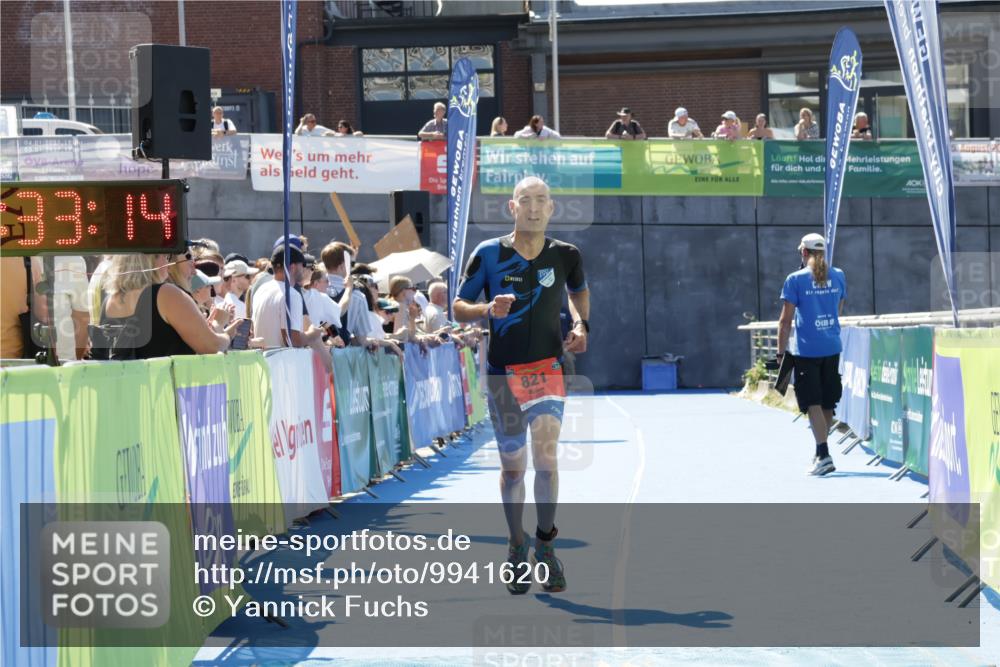 09.08.2026 - GEWOBA Citytriathlon Bremen Yannick Fuchs http://msf.ph/oto/9941620 09.08.2026 13:59:37 Ziel 821 meine-sportfotos.de